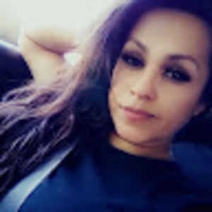 Meet your Posher, Deyanira